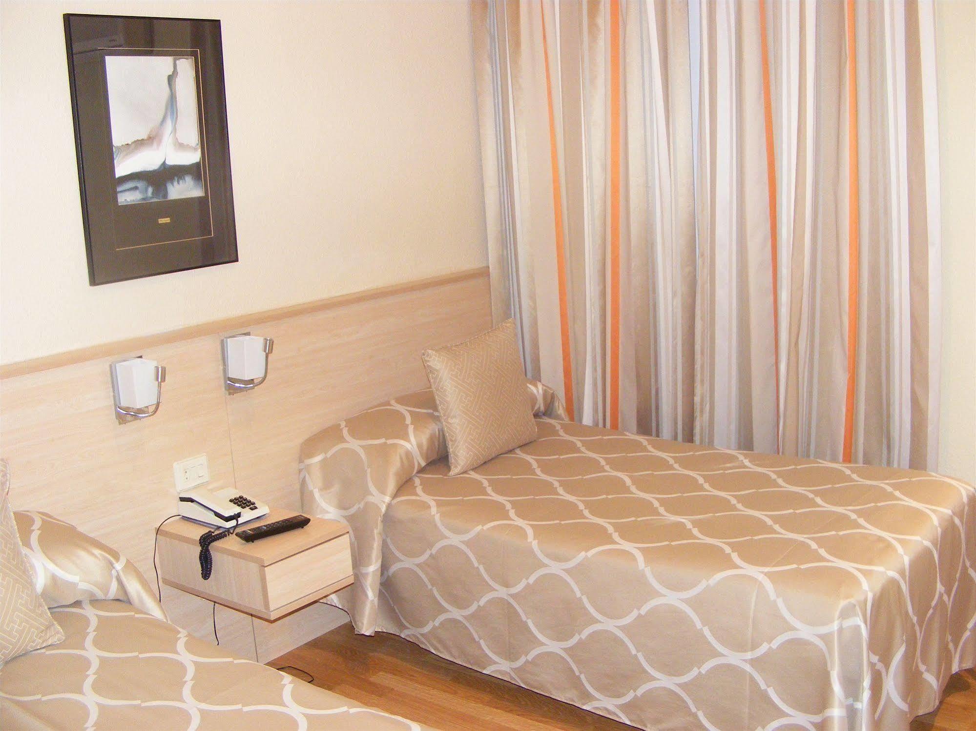 Hotel Alkazar Valencia Ngoại thất bức ảnh